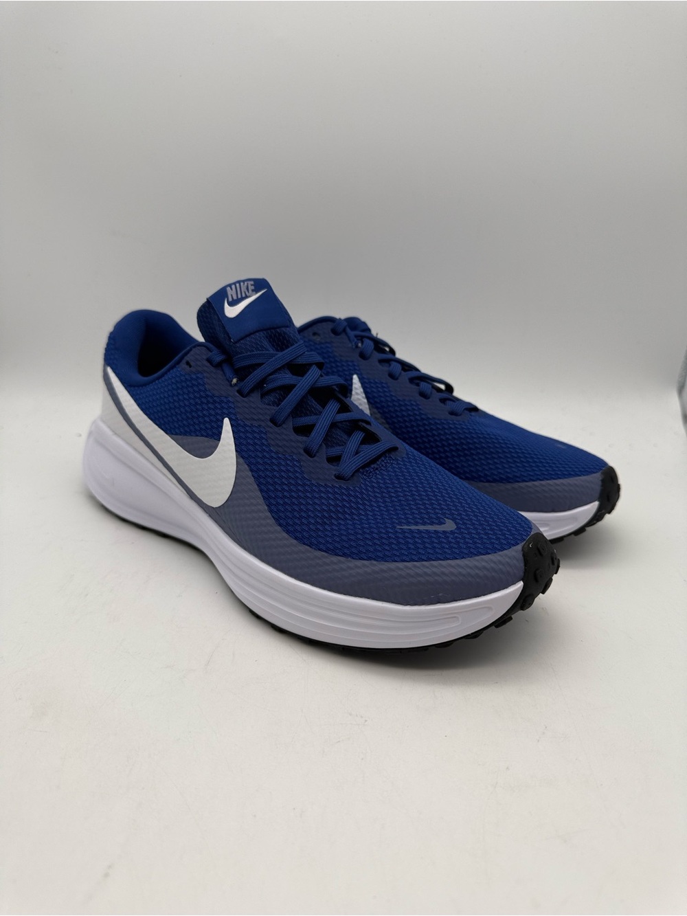 BRAND NEW Nike Revolution 8 Deep Royal Blue White HJ9198-401 Men Size 10.5